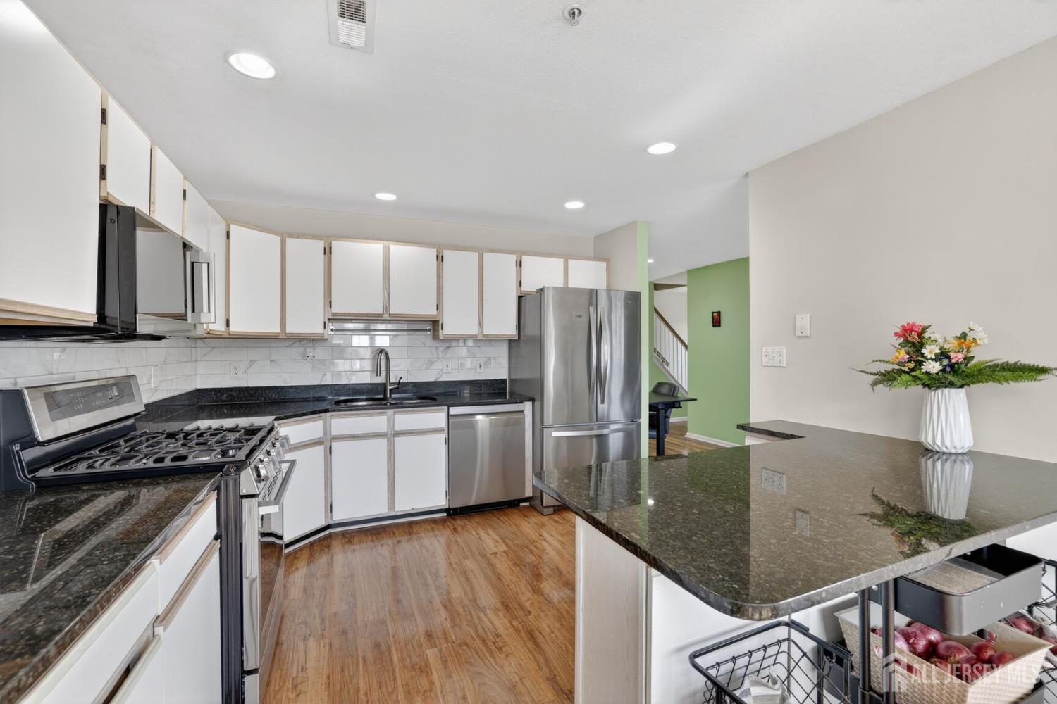 217 Prestwick, Edison, NJ, 08820