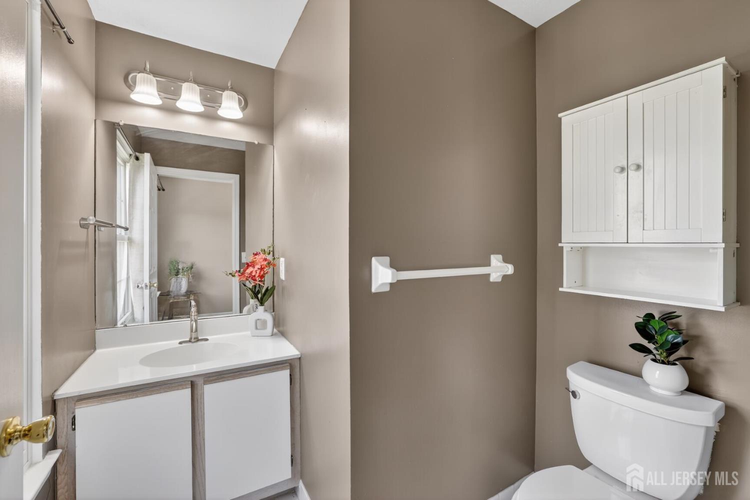 217 Prestwick, Edison, NJ, 08820