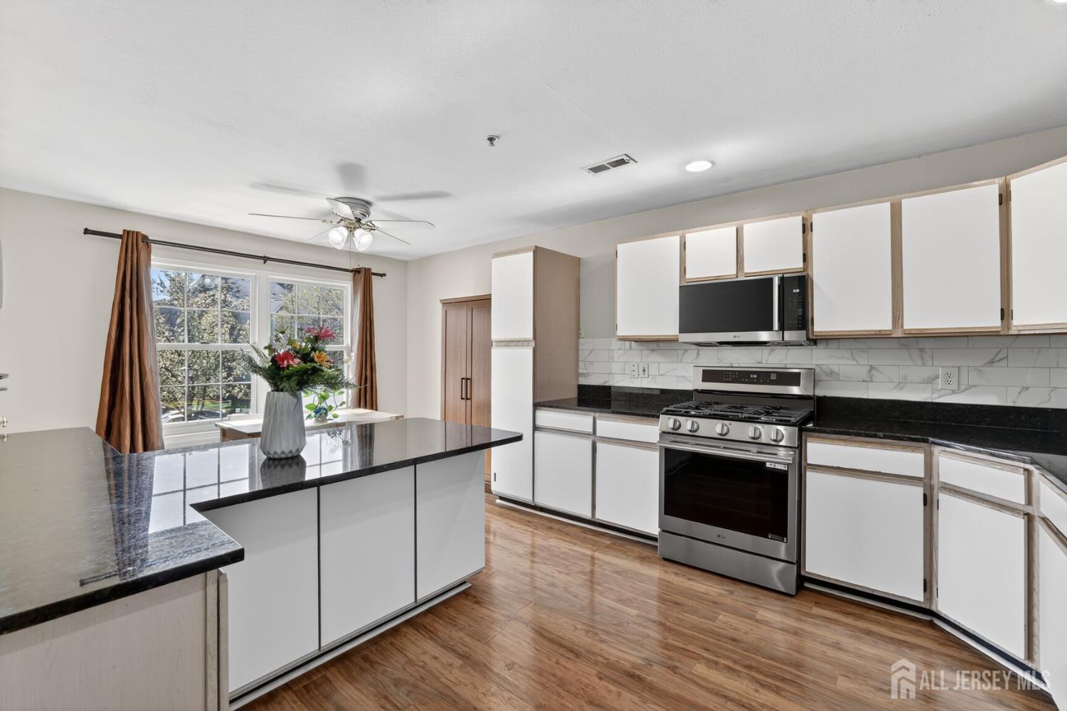 217 Prestwick, Edison, NJ, 08820