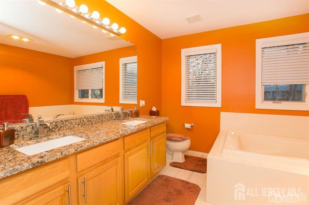 43 Melbloum, Edison, NJ, 08837