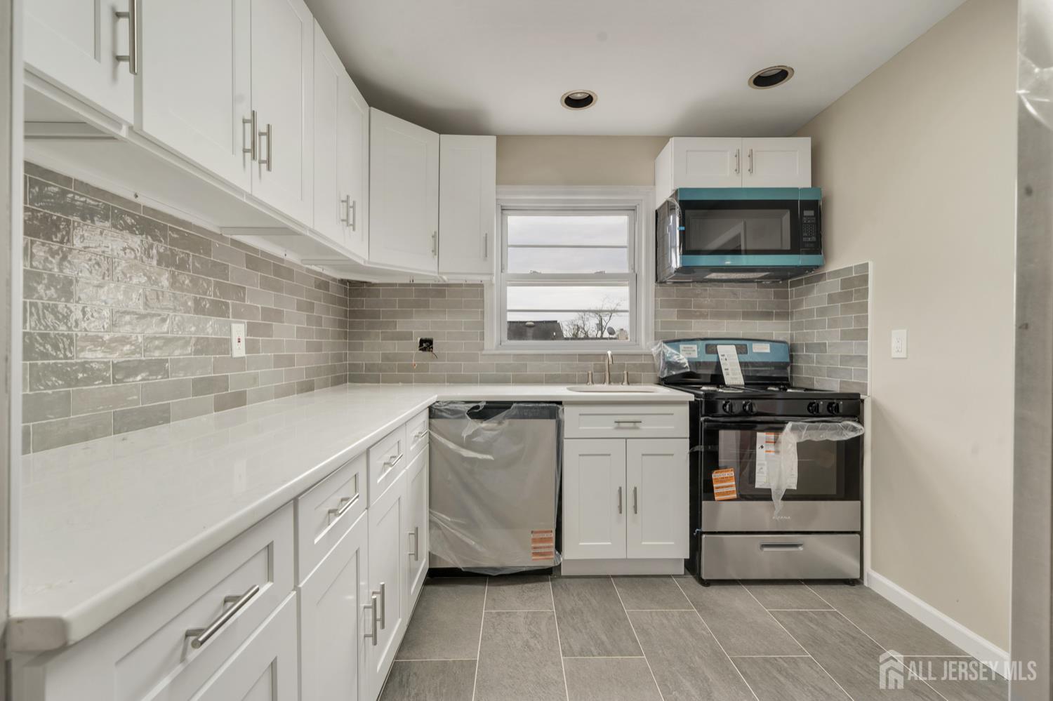 254 E GEORGE, Iselin, NJ, 08830