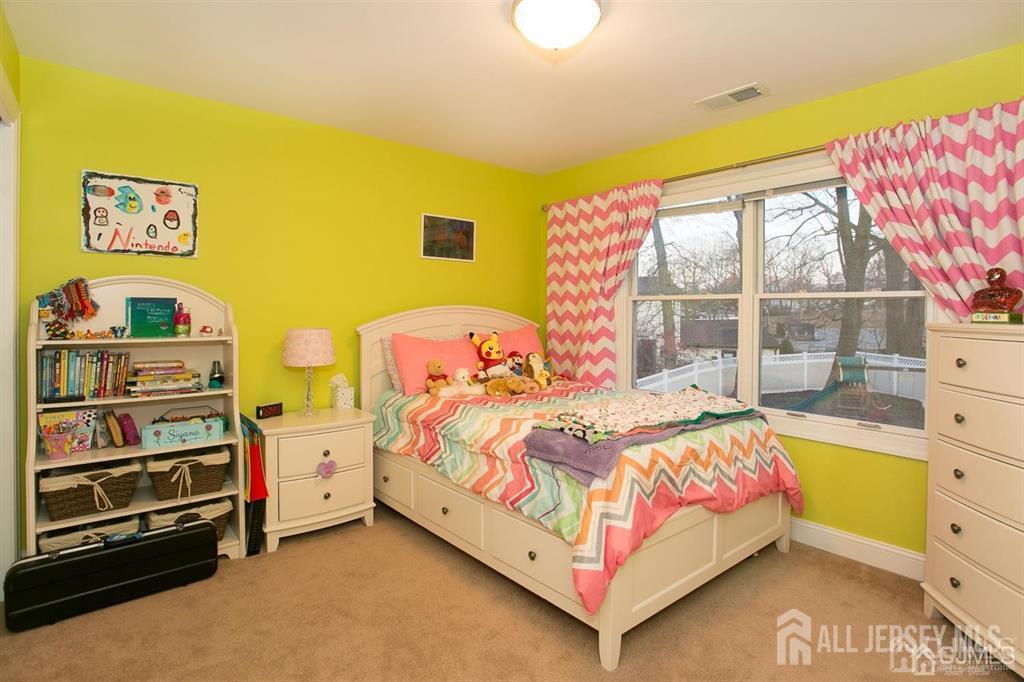 43 Melbloum, Edison, NJ, 08837