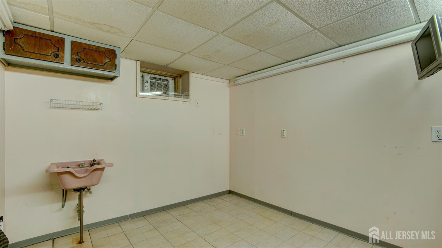 314 Adirondack, Spotswood, NJ, 08884