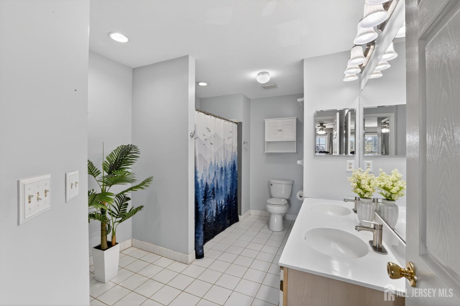 217 Prestwick, Edison, NJ, 08820