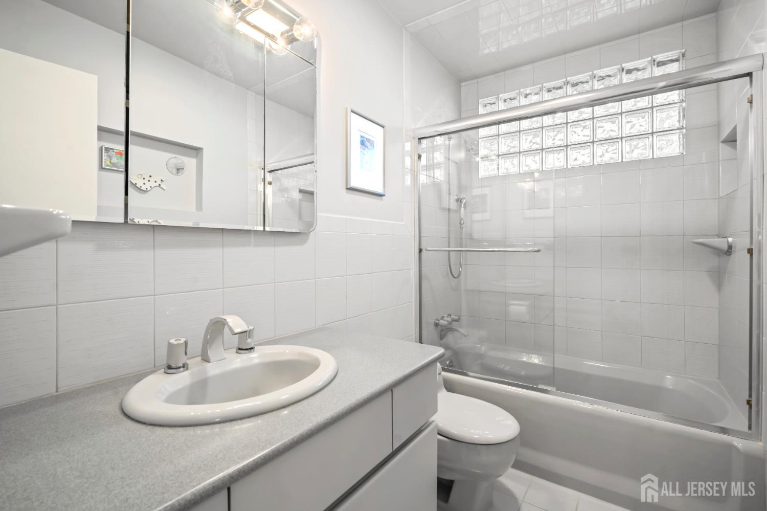 3 Vauxhall, East Brunswick, NJ, 08816