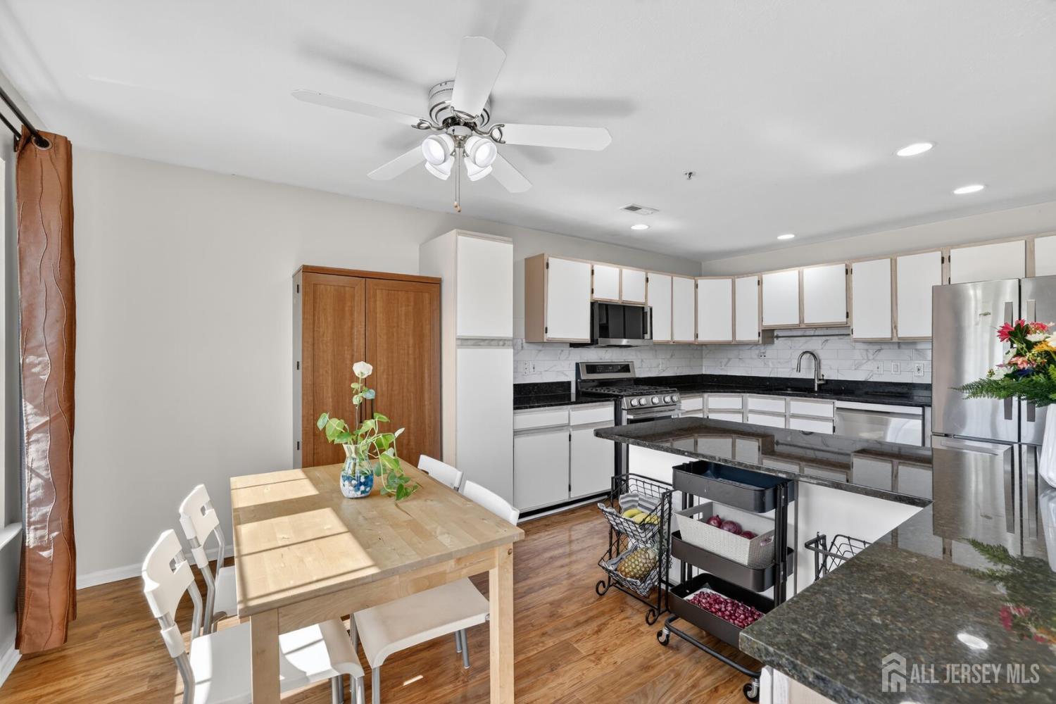 217 Prestwick, Edison, NJ, 08820