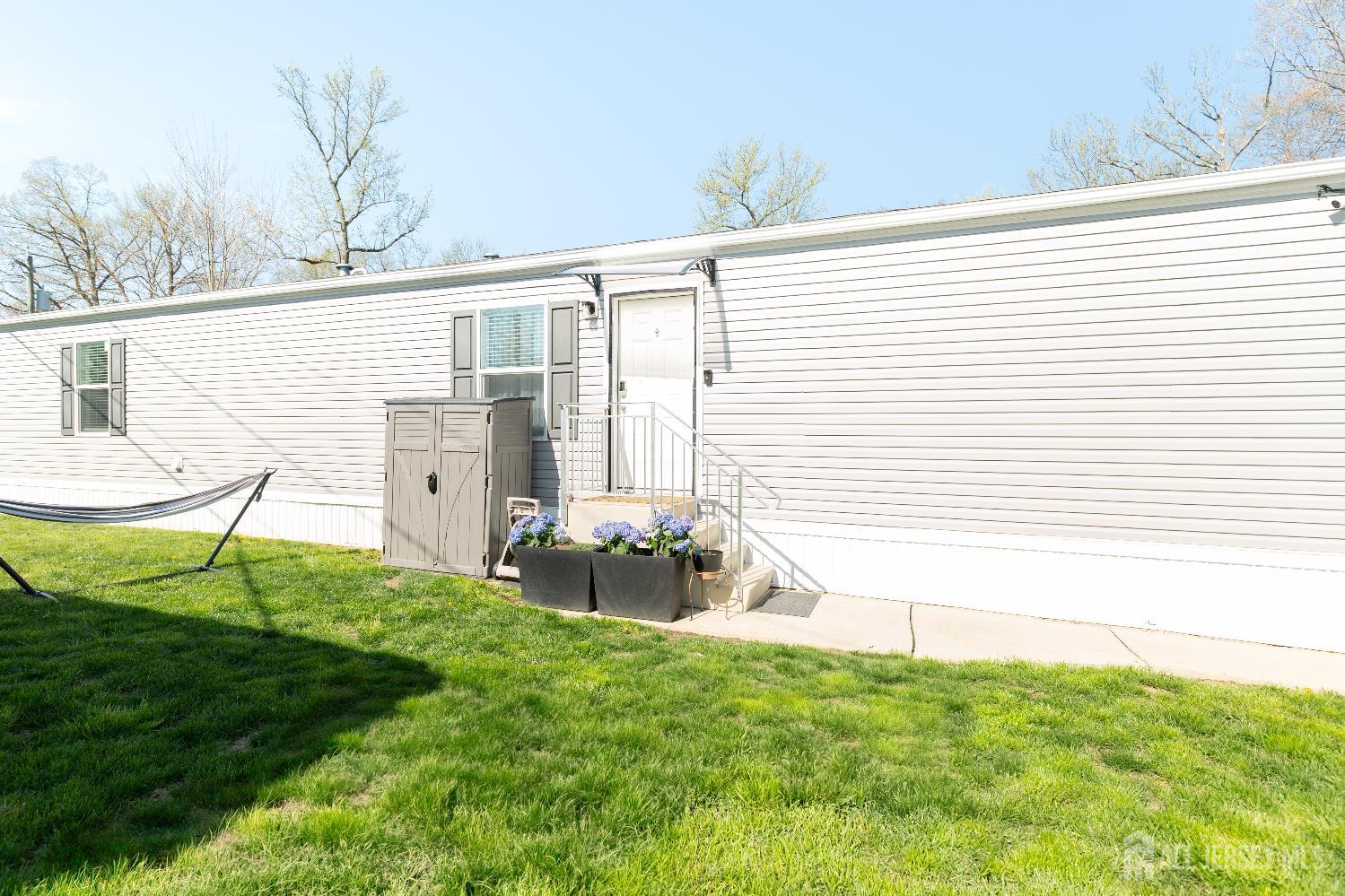 12 Maine, South Brunswick, NJ, 08852