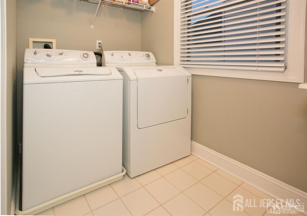 43 Melbloum, Edison, NJ, 08837