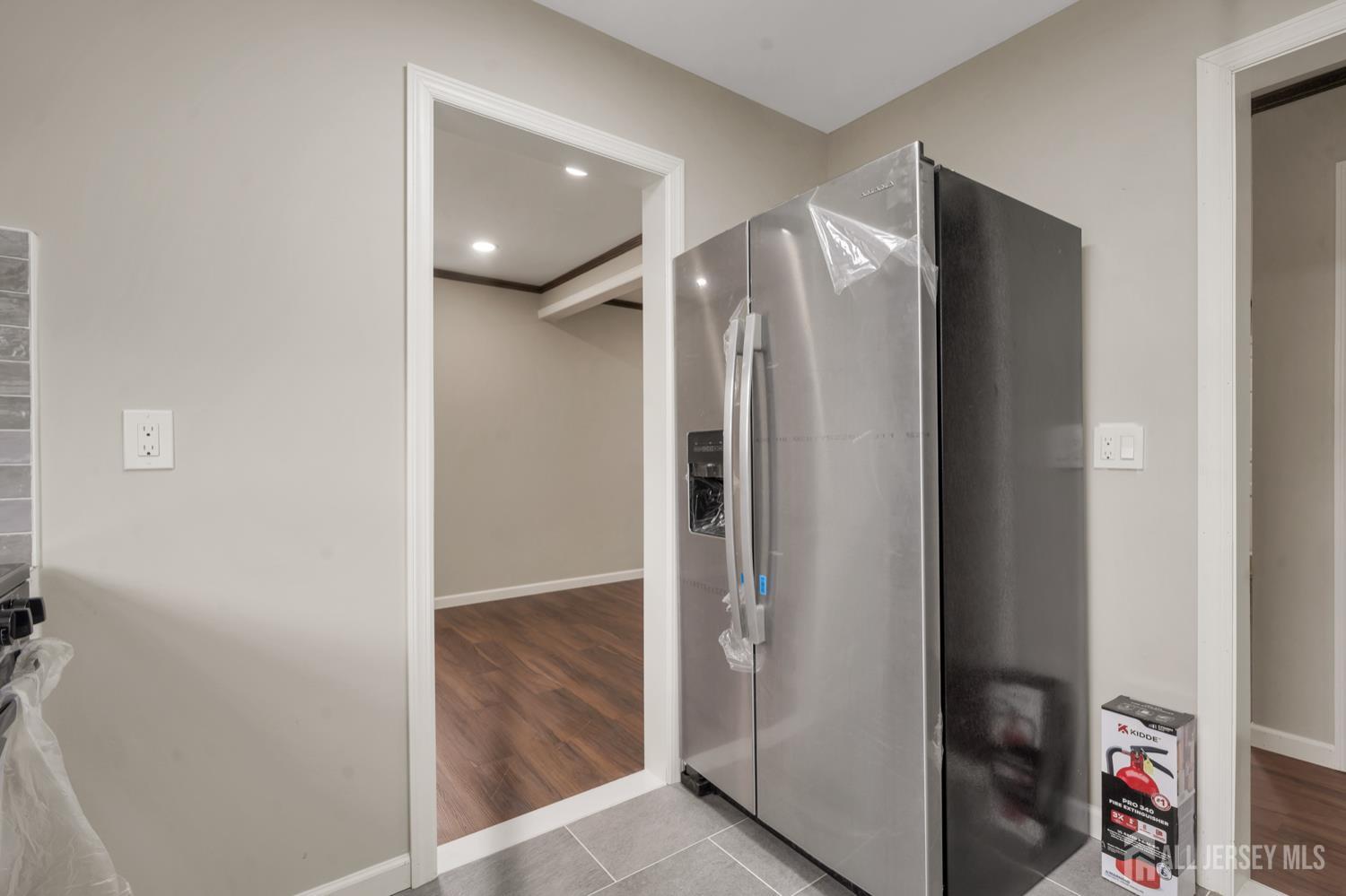 254 E GEORGE, Iselin, NJ, 08830