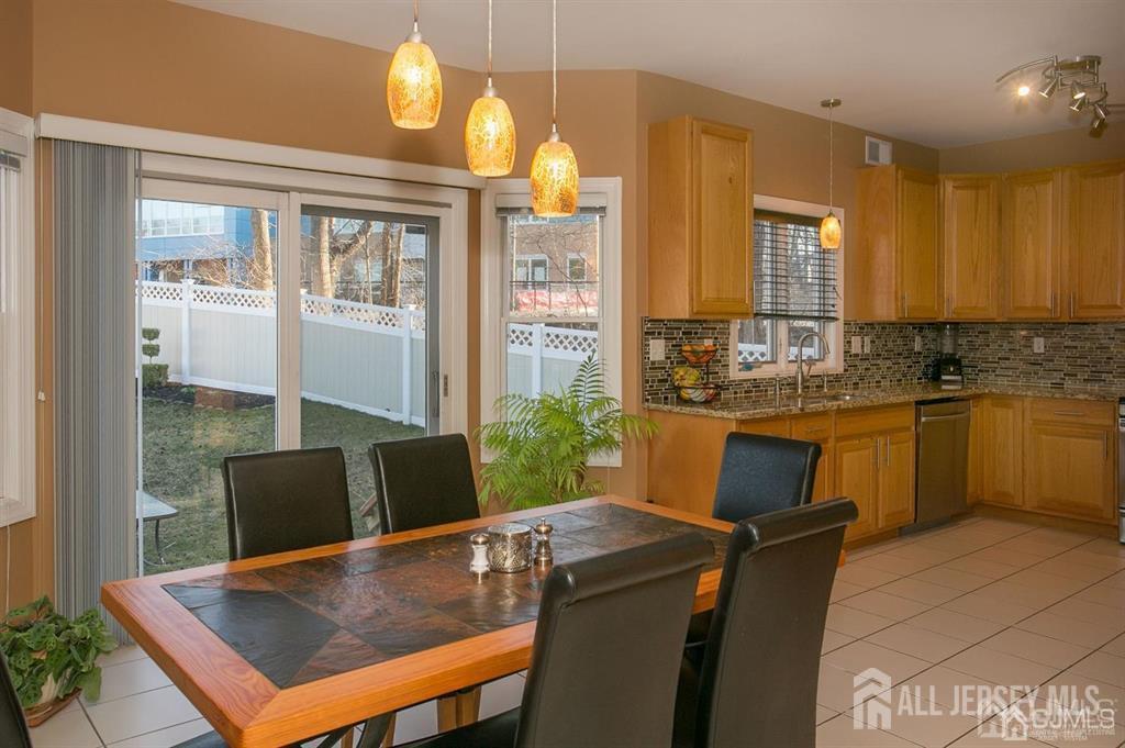 43 Melbloum, Edison, NJ, 08837