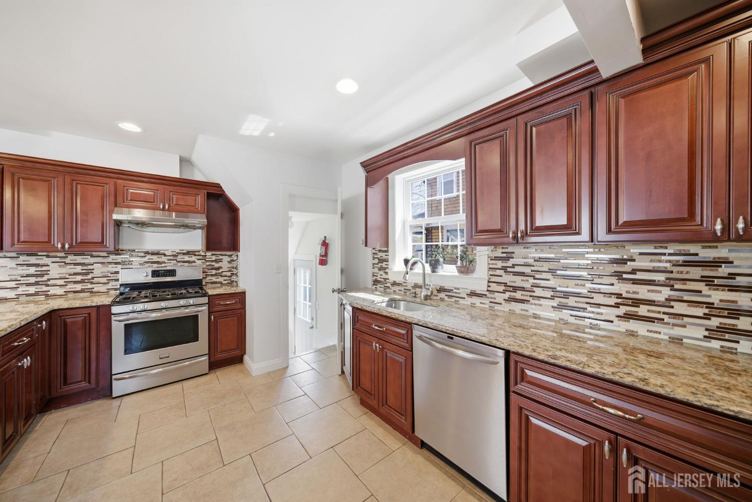 157 Freeman, Woodbridge Proper, NJ, 07095