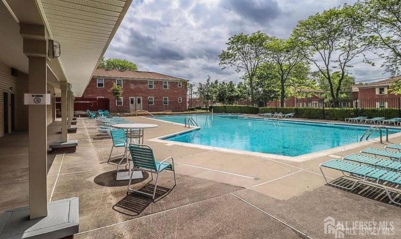 88 Fox UNIT 4A, Edison, NJ, 08817