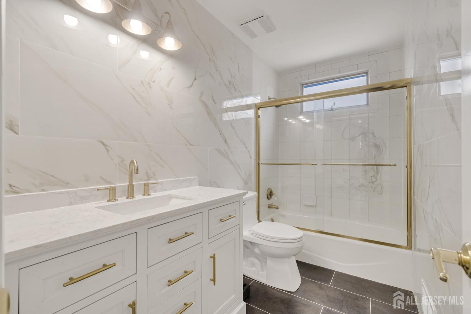 254 E GEORGE, Iselin, NJ, 08830