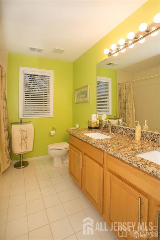 43 Melbloum, Edison, NJ, 08837