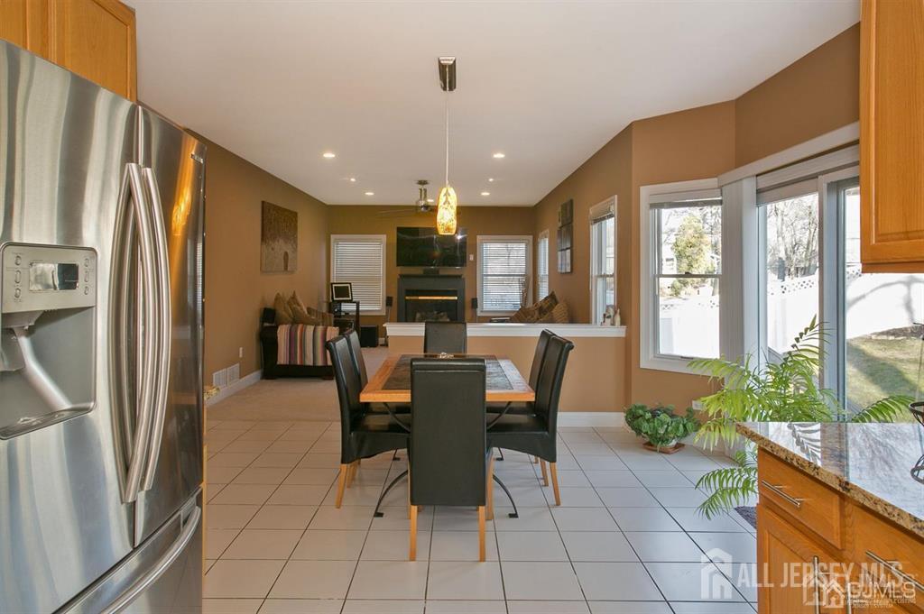 43 Melbloum, Edison, NJ, 08837