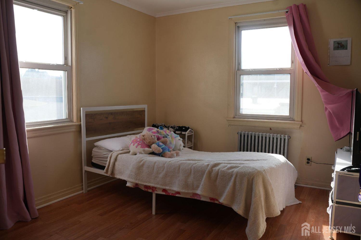 413 Paderewski, Perth Amboy, NJ, 08861