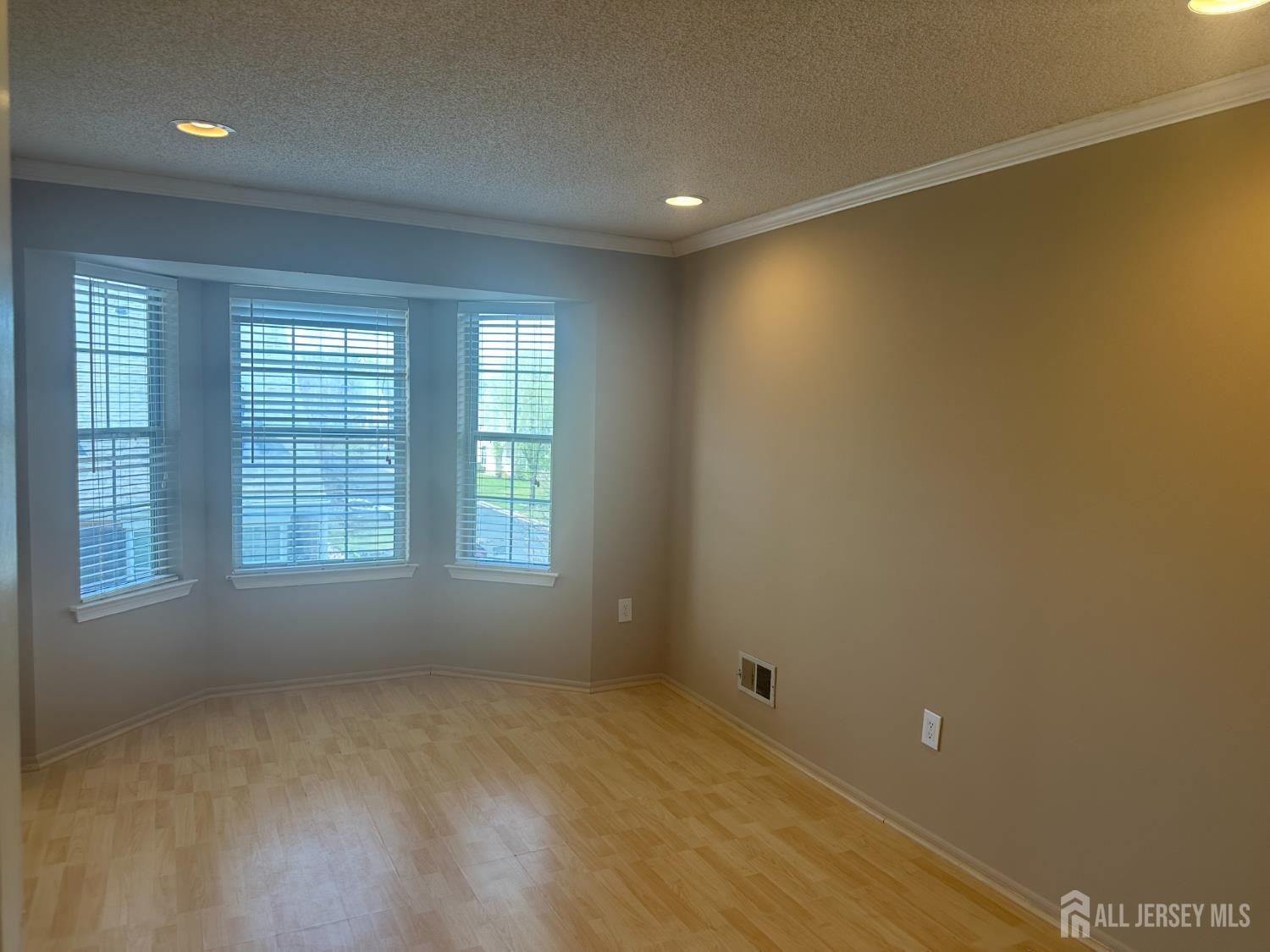 68 Clay, North Brunswick, NJ, 08902