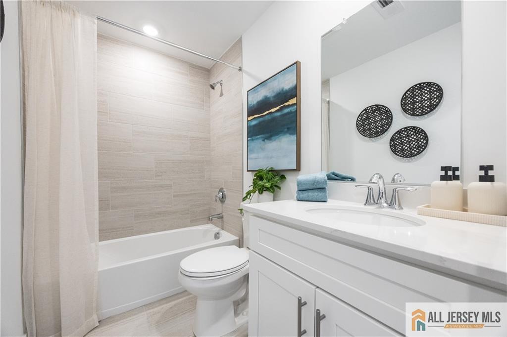 16 Galerie, Monroe, NJ, 08831