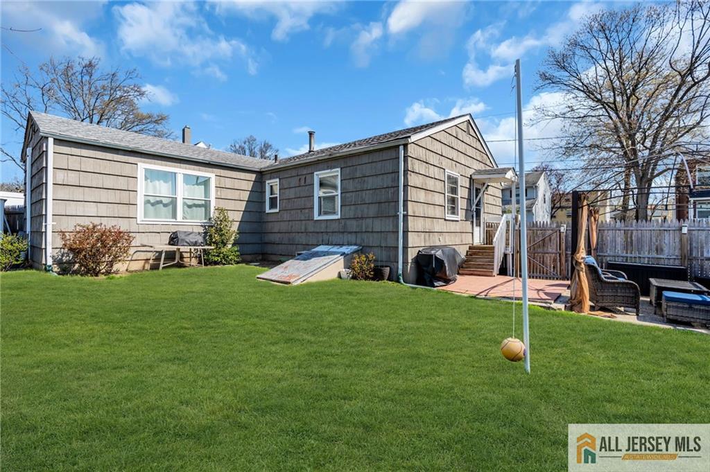 25 Woodview, Fords, NJ, 08863