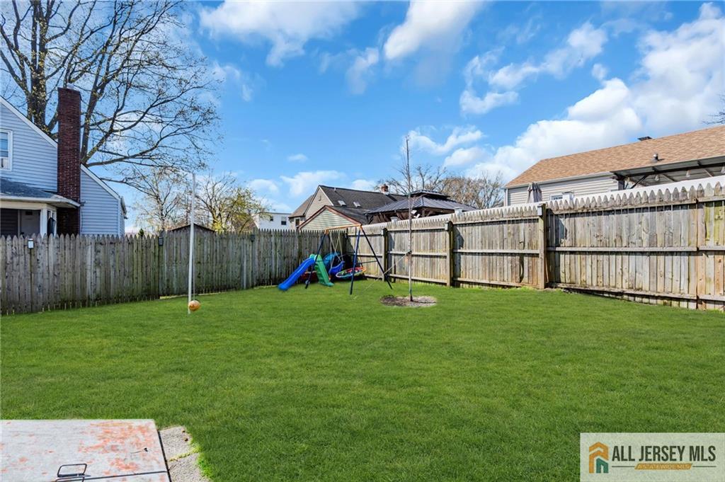 25 Woodview, Fords, NJ, 08863