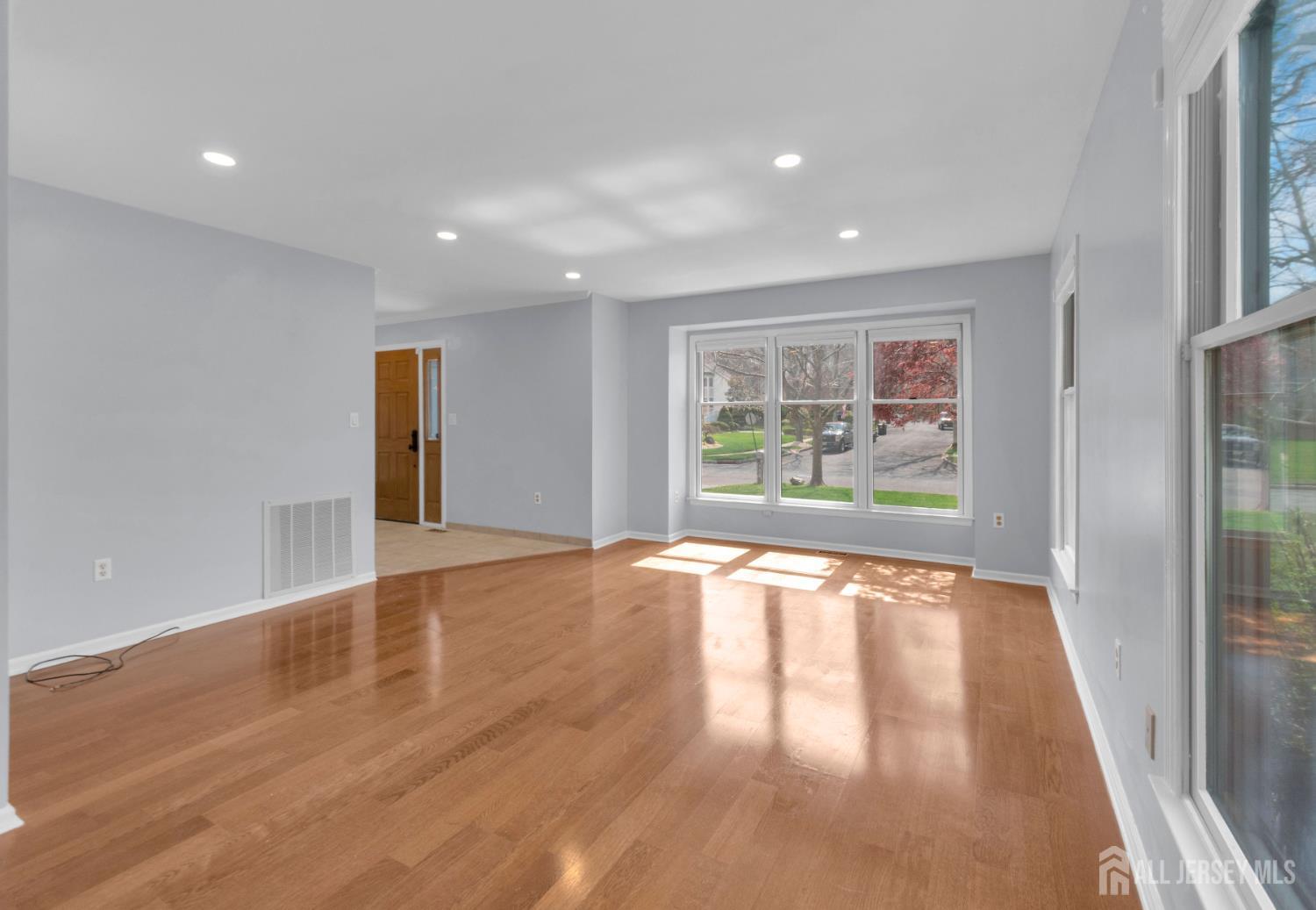 27 Oakland, Old Bridge, NJ, 08857