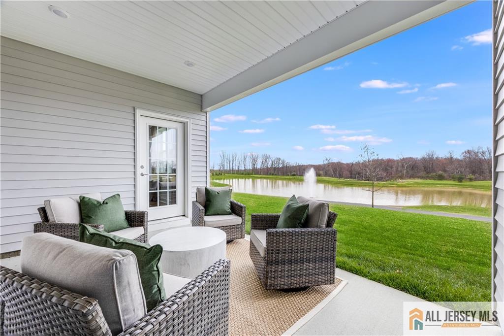 16 Galerie, Monroe, NJ, 08831