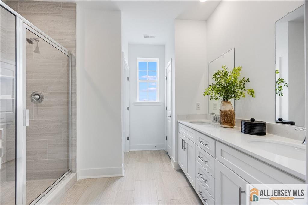 16 Galerie, Monroe, NJ, 08831