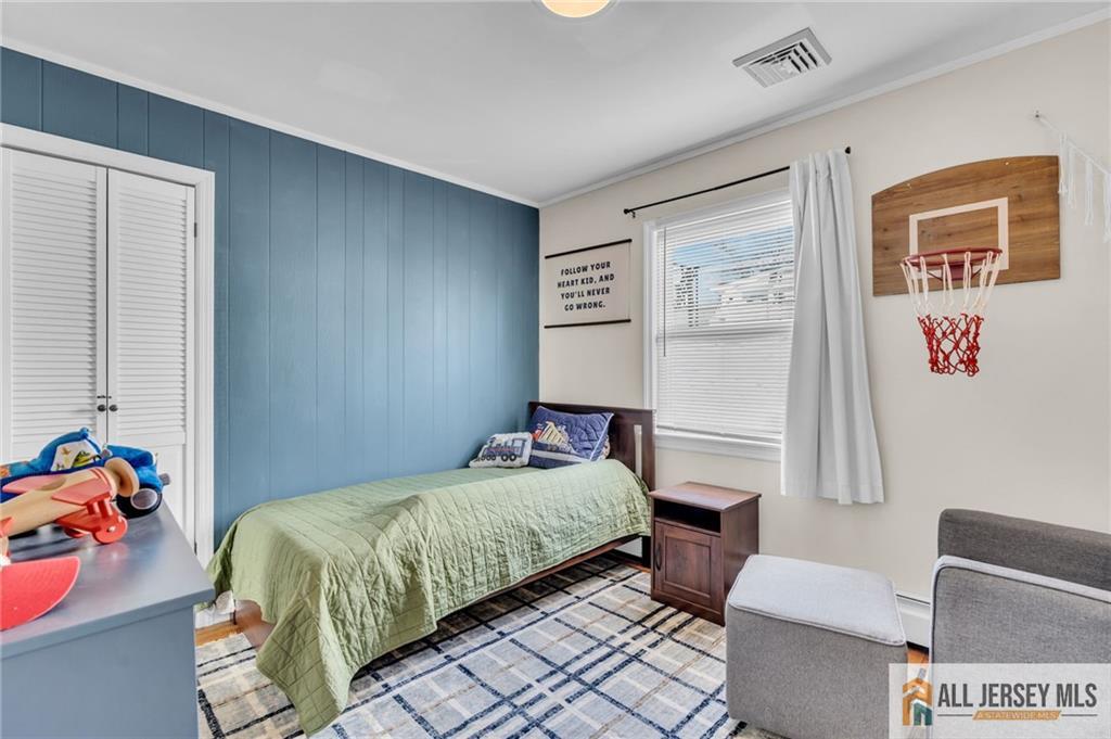 25 Woodview, Fords, NJ, 08863