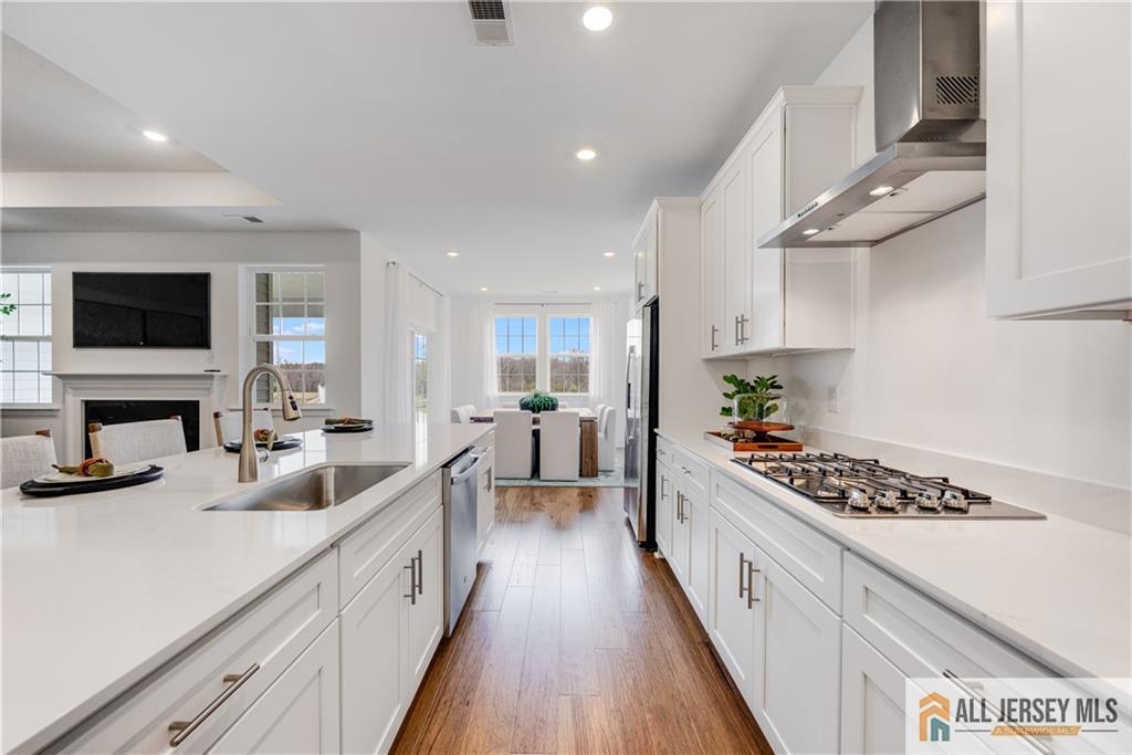 16 Galerie, Monroe, NJ, 08831