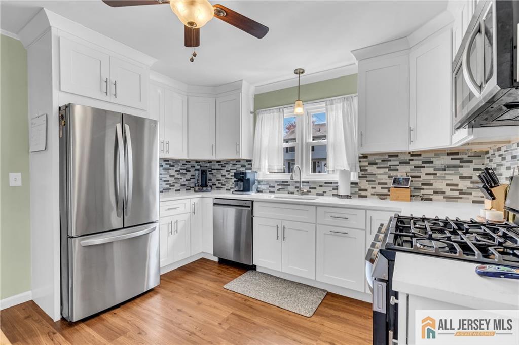 25 Woodview, Fords, NJ, 08863