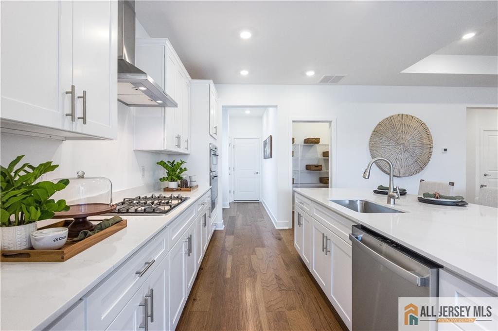 16 Galerie, Monroe, NJ, 08831