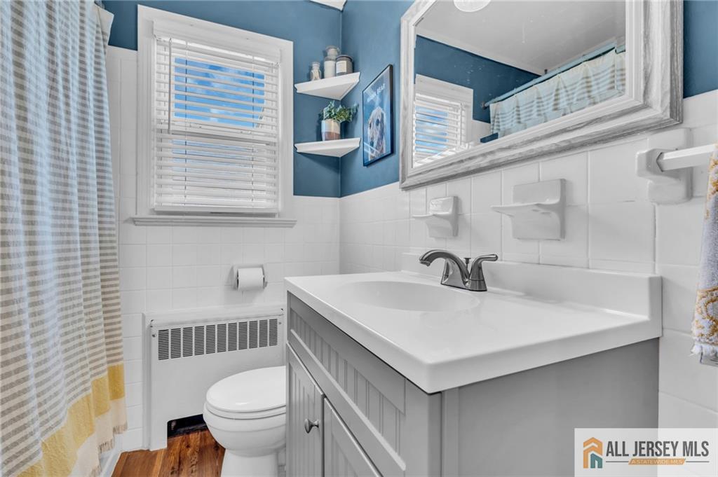 25 Woodview, Fords, NJ, 08863