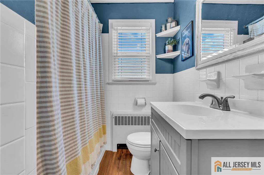 25 Woodview, Fords, NJ, 08863