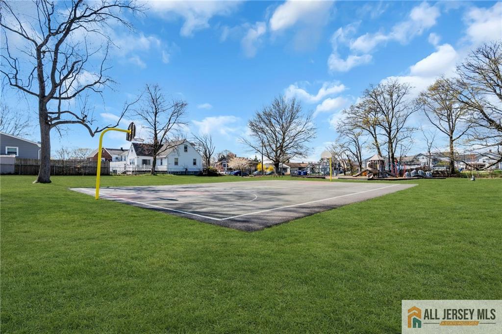 25 Woodview, Fords, NJ, 08863