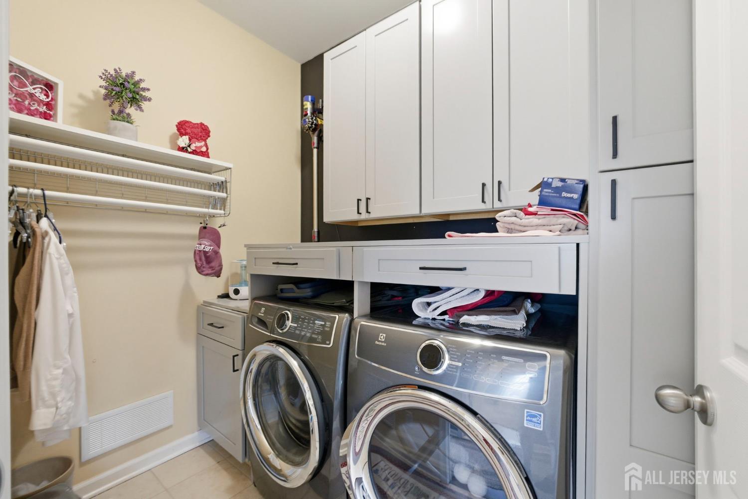 5 E Bock, East Brunswick, NJ, 08816