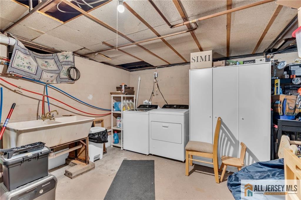 25 Woodview, Fords, NJ, 08863