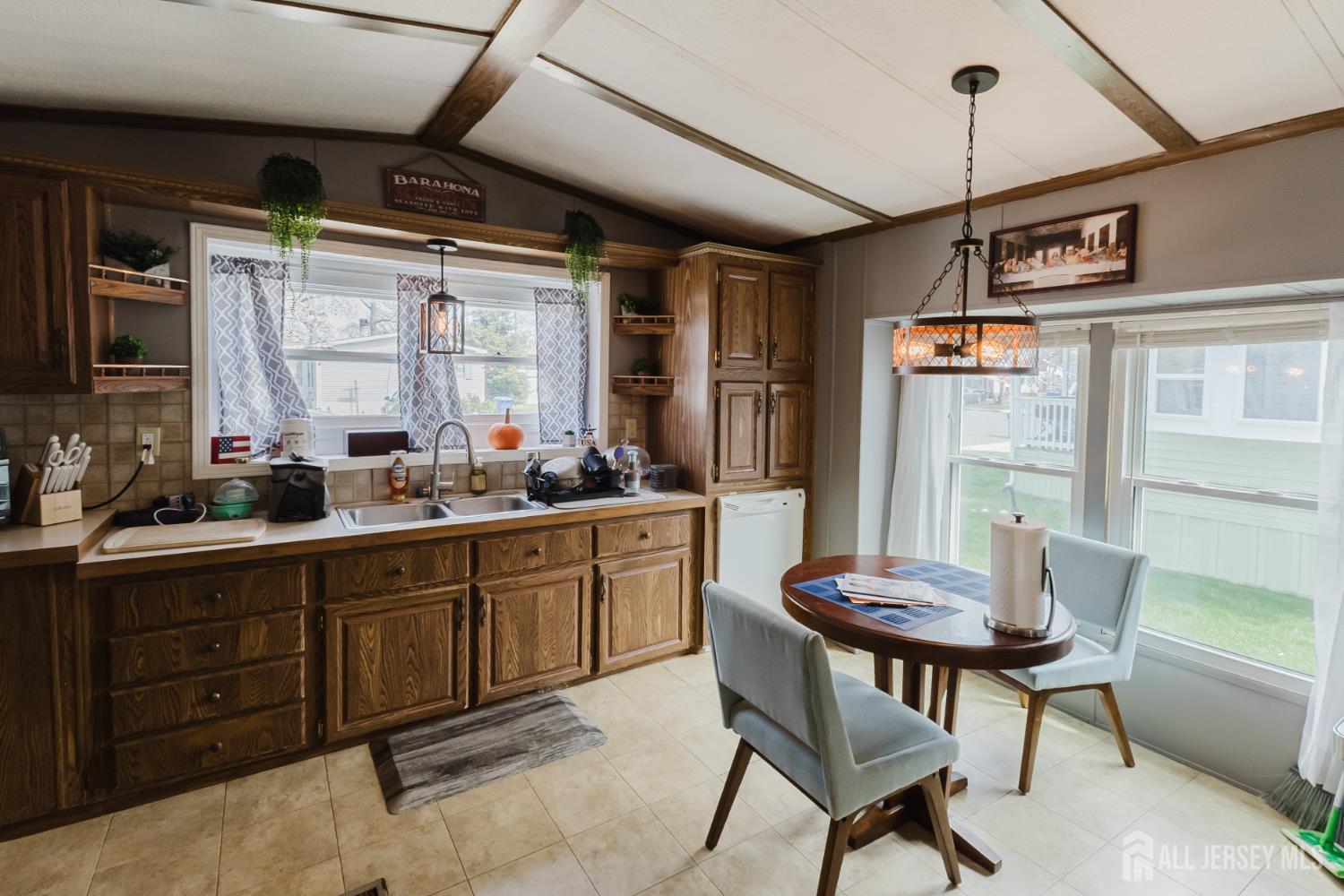 37 Emerson, North Brunswick, NJ, 08902