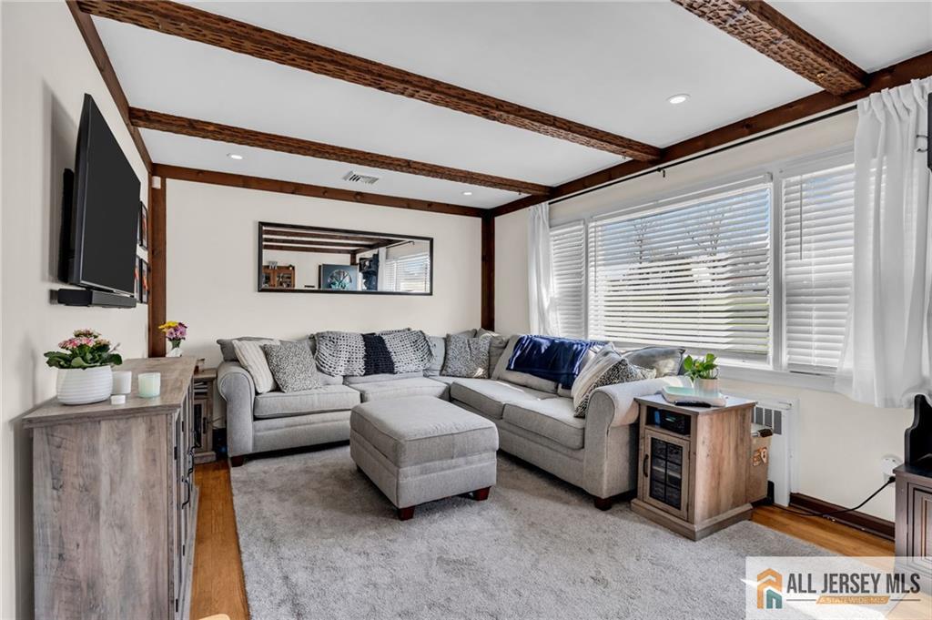 25 Woodview, Fords, NJ, 08863