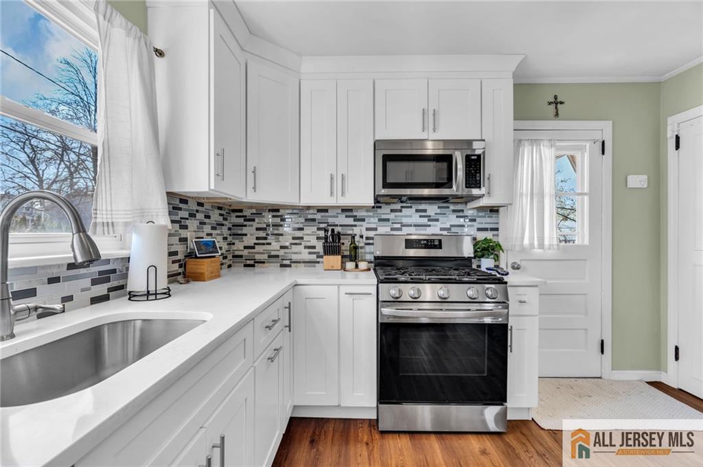 25 Woodview, Fords, NJ, 08863