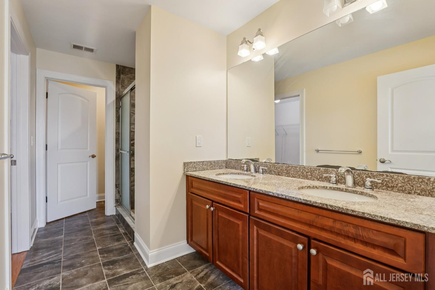 32 Cinder UNIT 3, Edison, NJ, 08820