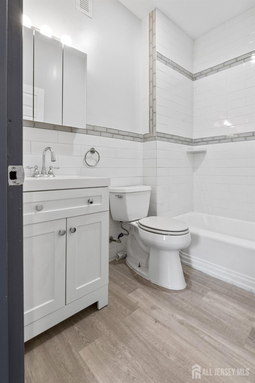 211 N 13th, Newark, NJ, 07107