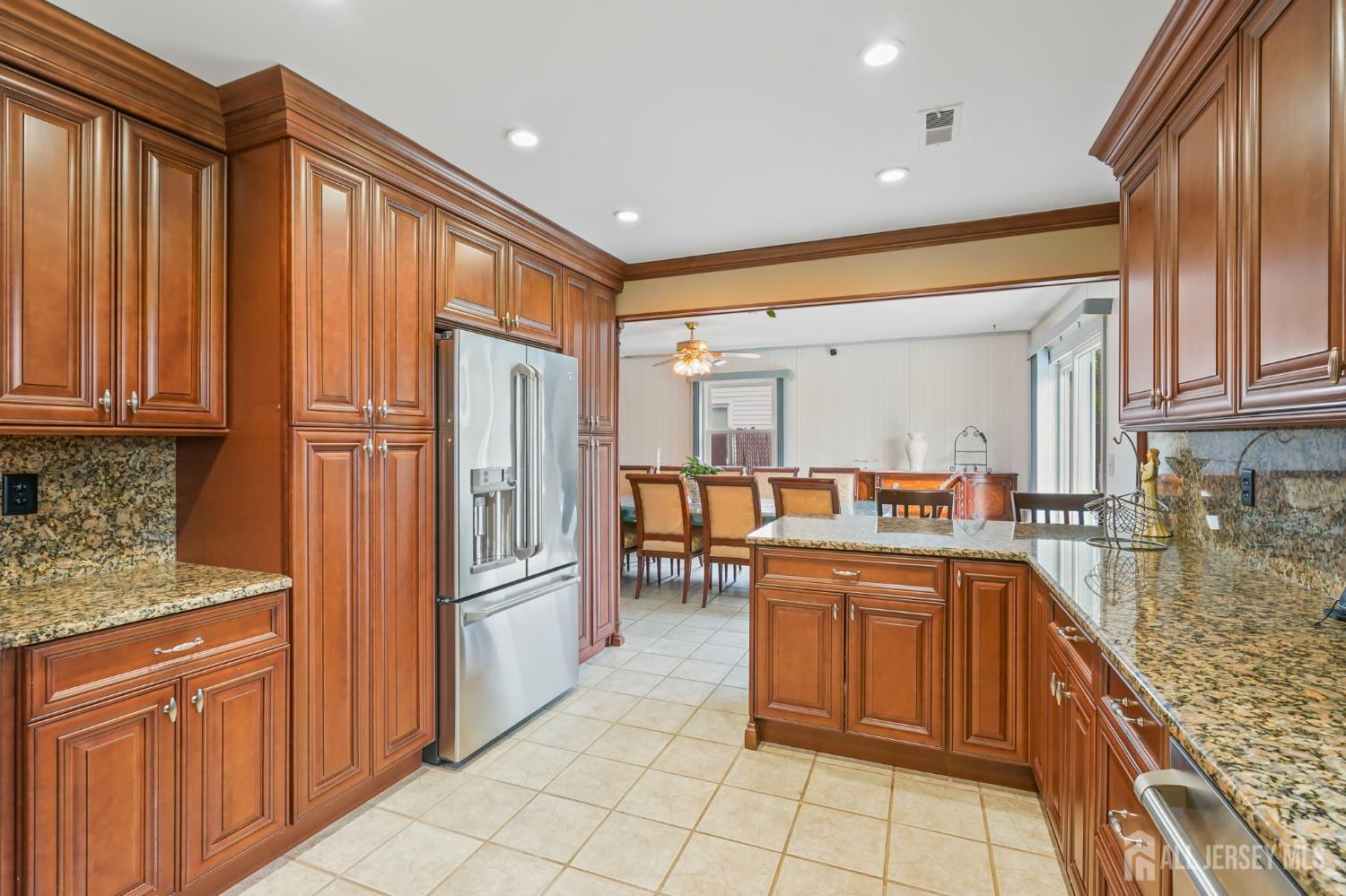 41 Rodak, Edison, NJ, 08817