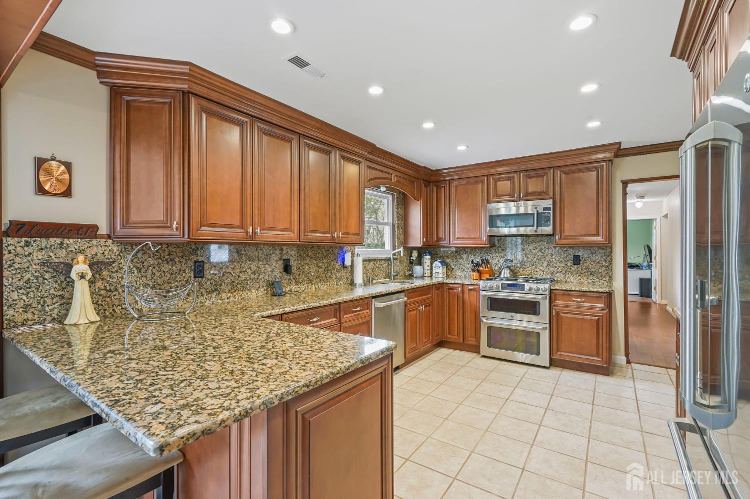 41 Rodak, Edison, NJ, 08817