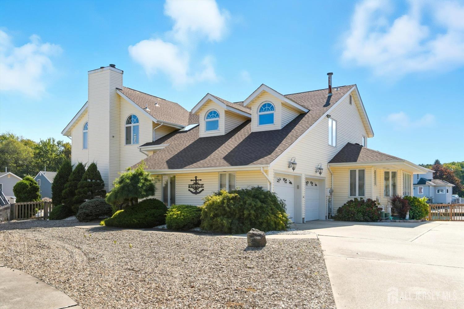 Photo of 68 Moorage Avenue