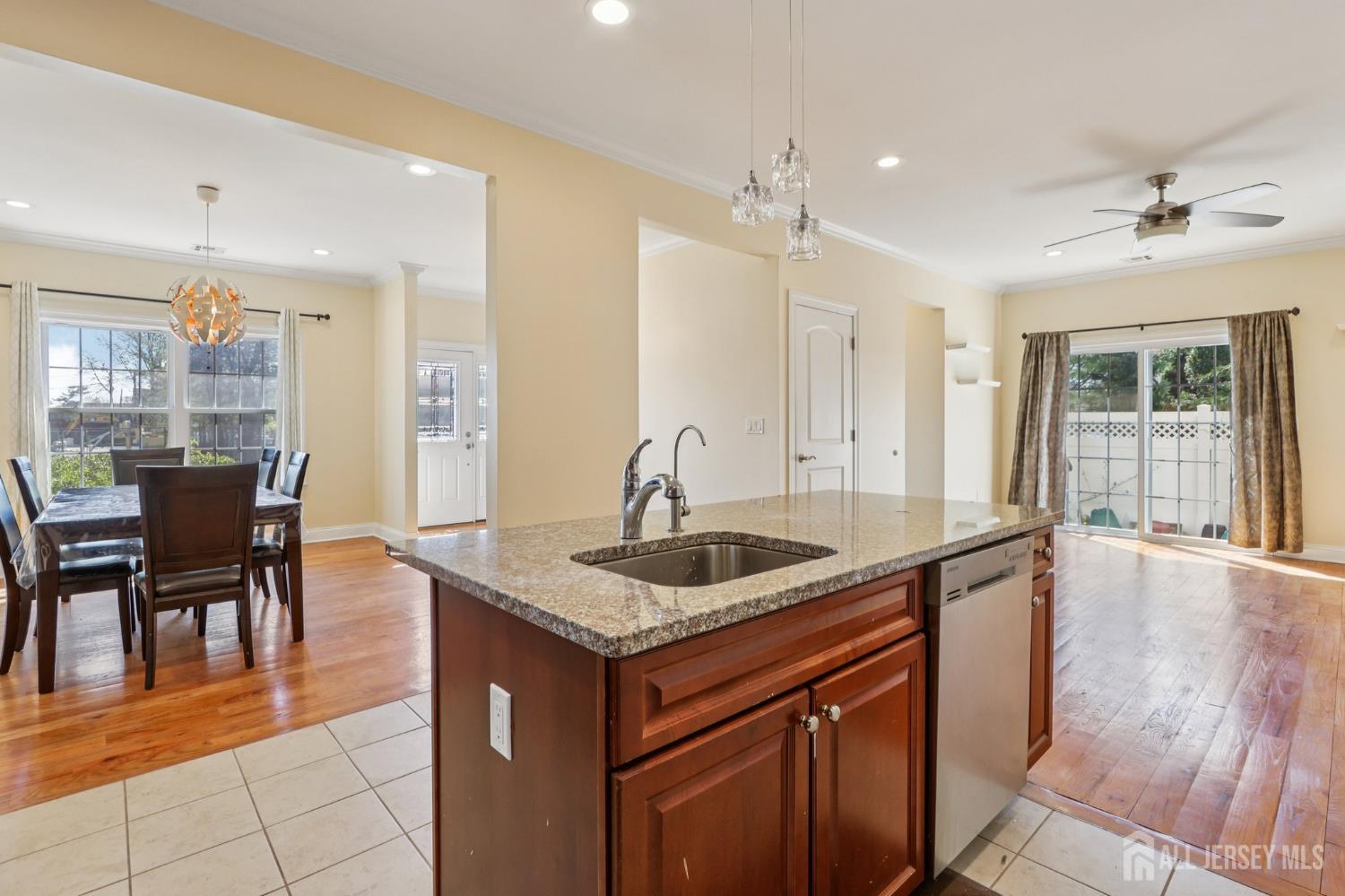 32 Cinder UNIT 3, Edison, NJ, 08820