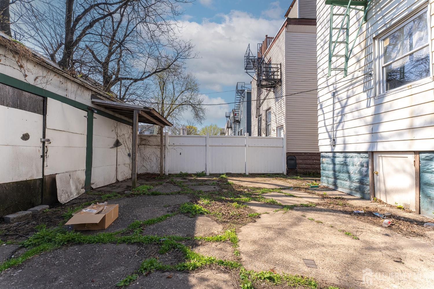 211 N 13th, Newark, NJ, 07107