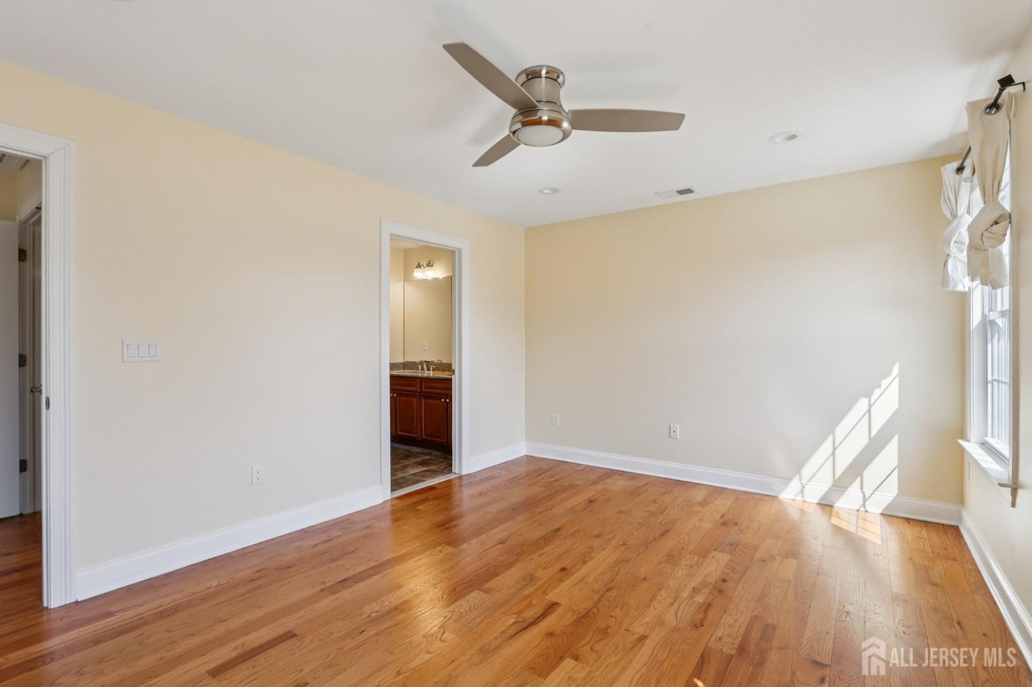 32 Cinder UNIT 3, Edison, NJ, 08820