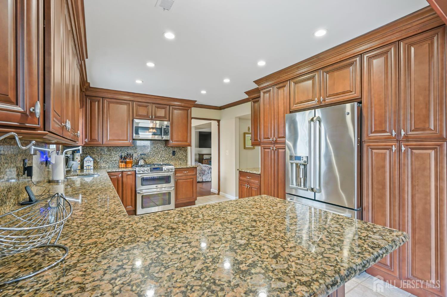 41 Rodak, Edison, NJ, 08817