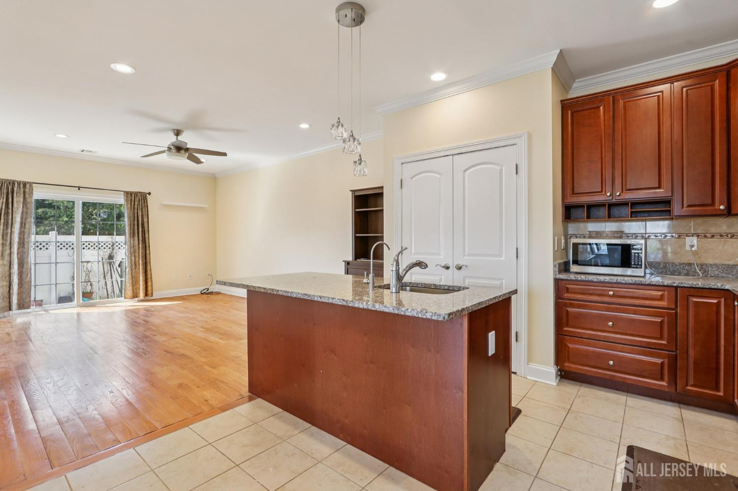 32 Cinder UNIT 3, Edison, NJ, 08820