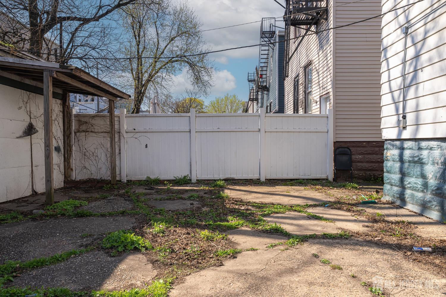 211 N 13th, Newark, NJ, 07107